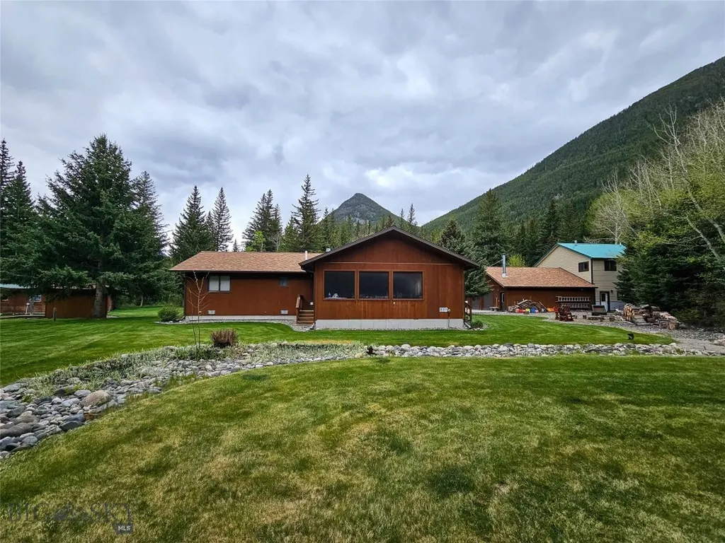 9 Moose Haven Loop Mcleod MT 59052