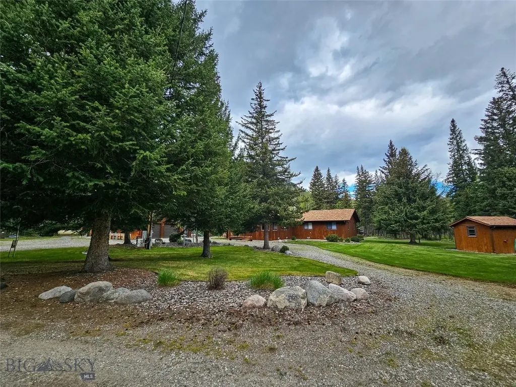 9 Moose Haven Loop Mcleod MT 59052