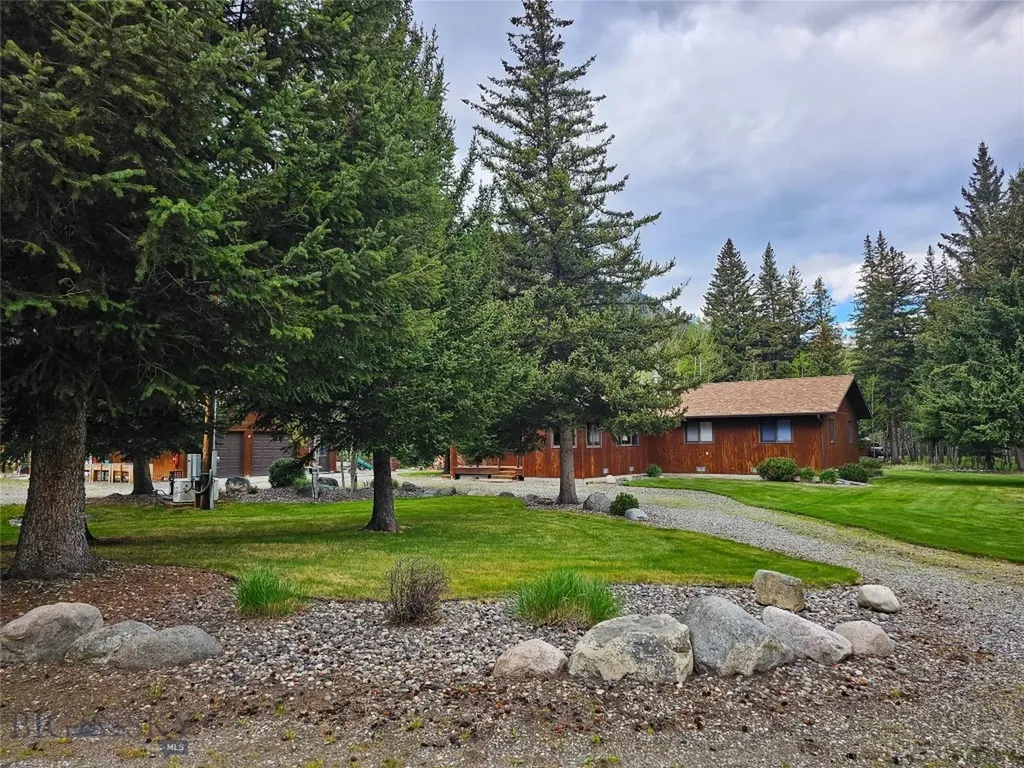 9 Moose Haven Loop Mcleod MT 59052