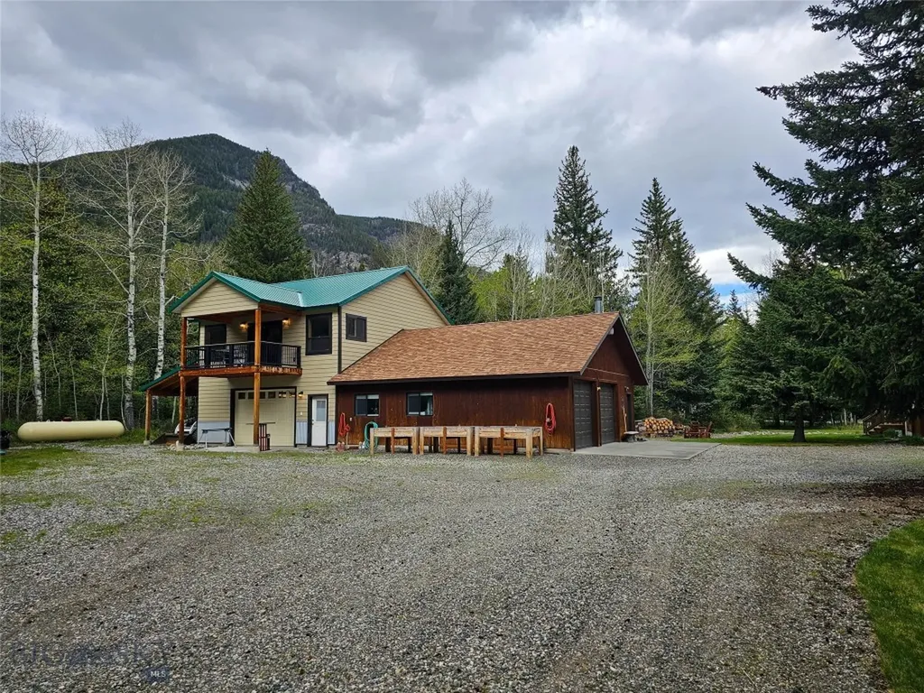 9 Moose Haven Loop Mcleod MT 59052