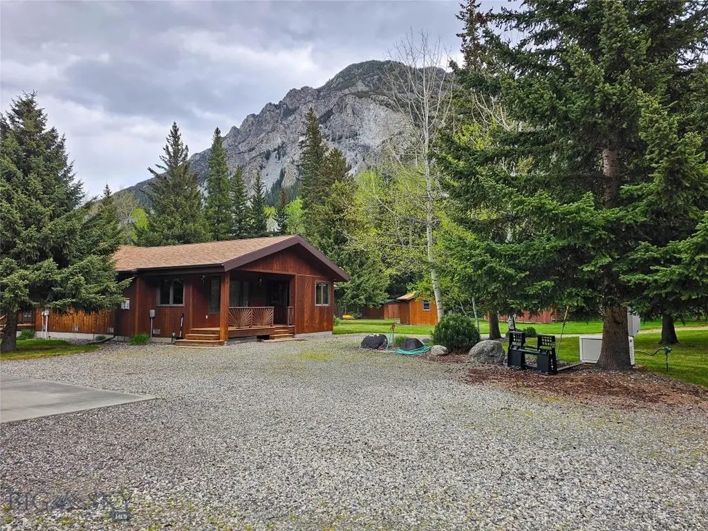 9 Moose Haven Loop Mcleod MT 59052