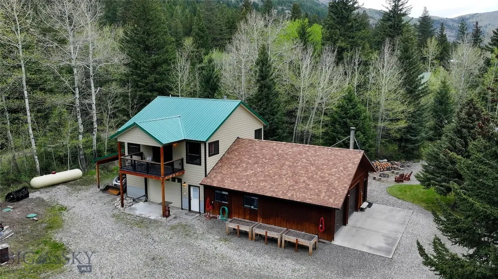 9 Moose Haven Loop Mcleod MT 59052