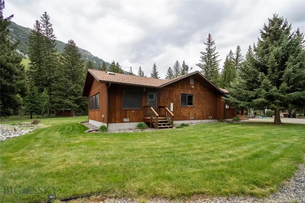 9 Moose Haven Loop Mcleod MT 59052