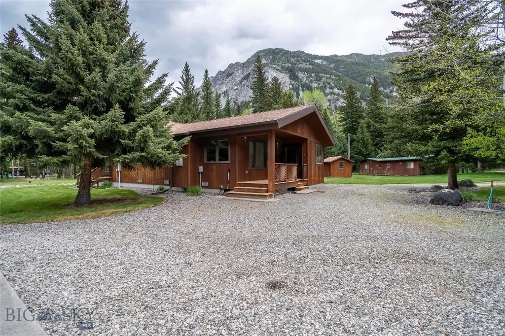 9 Moose Haven Loop Mcleod MT 59052