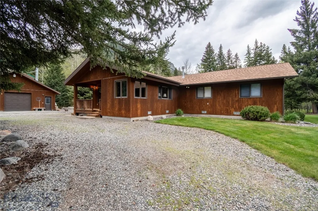 9 Moose Haven Loop Mcleod MT 59052