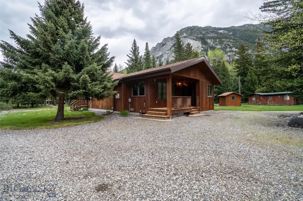9 Moose Haven Loop Mcleod MT 59052