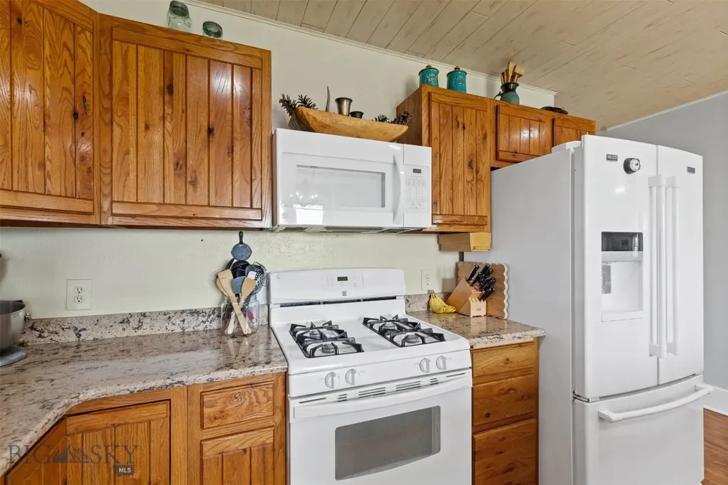 6280 W Dry Creek Road Manhattan MT 59741