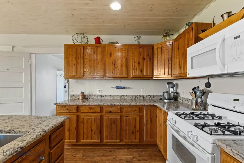 6280 W Dry Creek Road Manhattan MT 59741