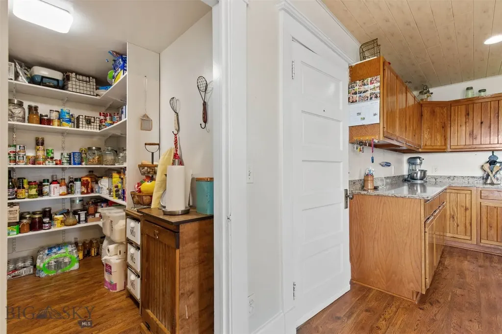 6280 W Dry Creek Road Manhattan MT 59741