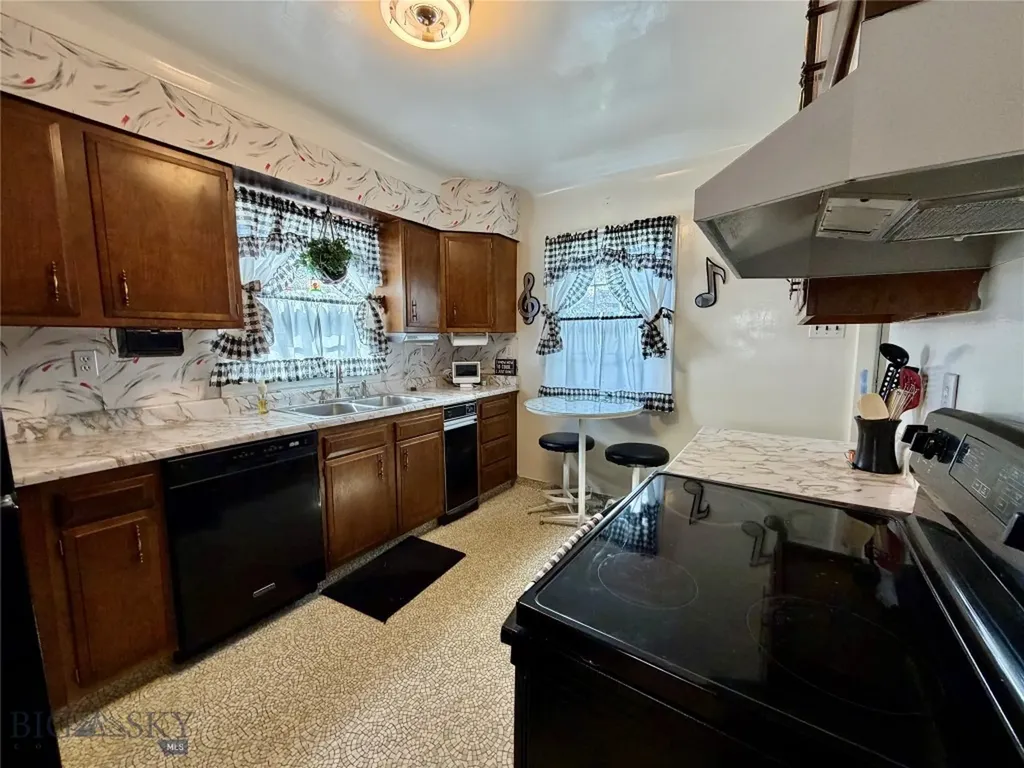 1247 W Aluminum Butte MT 59701