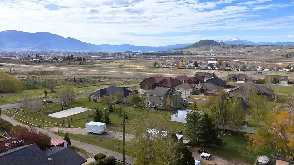 1247 W Aluminum Butte MT 59701