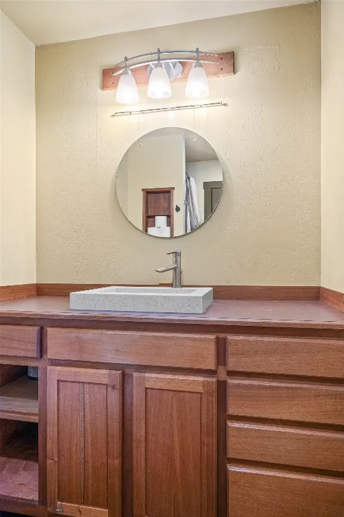 2 Hitching Post Bozeman MT 59715