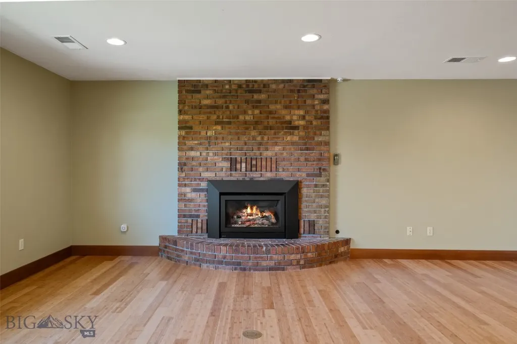 2 Hitching Post Bozeman MT 59715