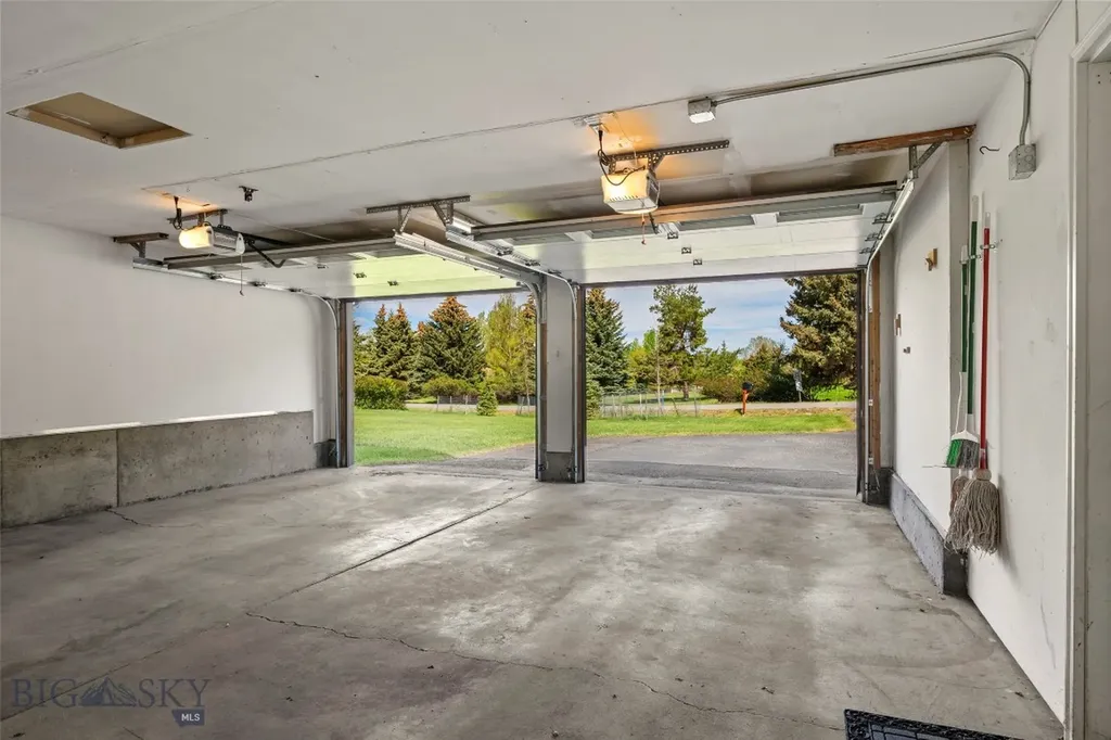 2 Hitching Post Bozeman MT 59715