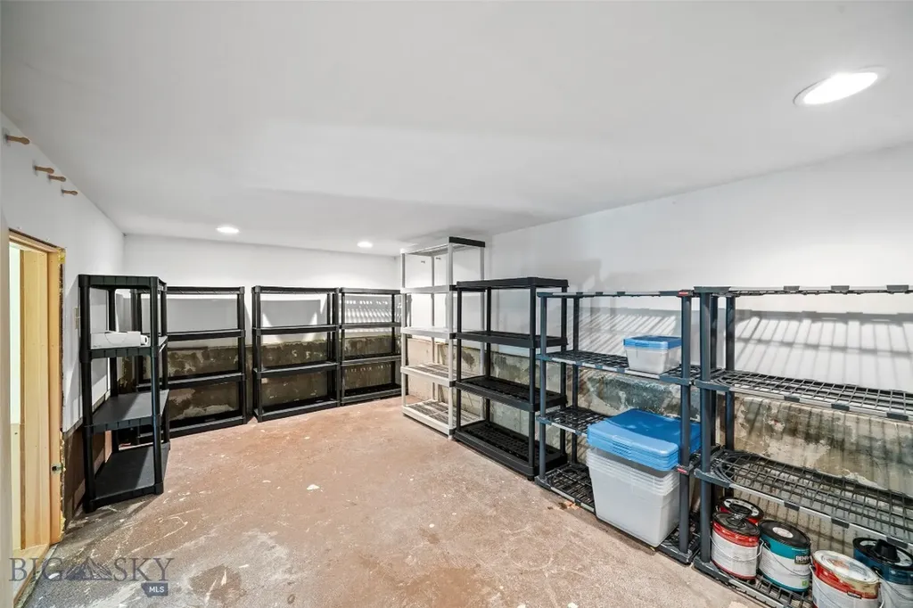 2 Hitching Post Bozeman MT 59715
