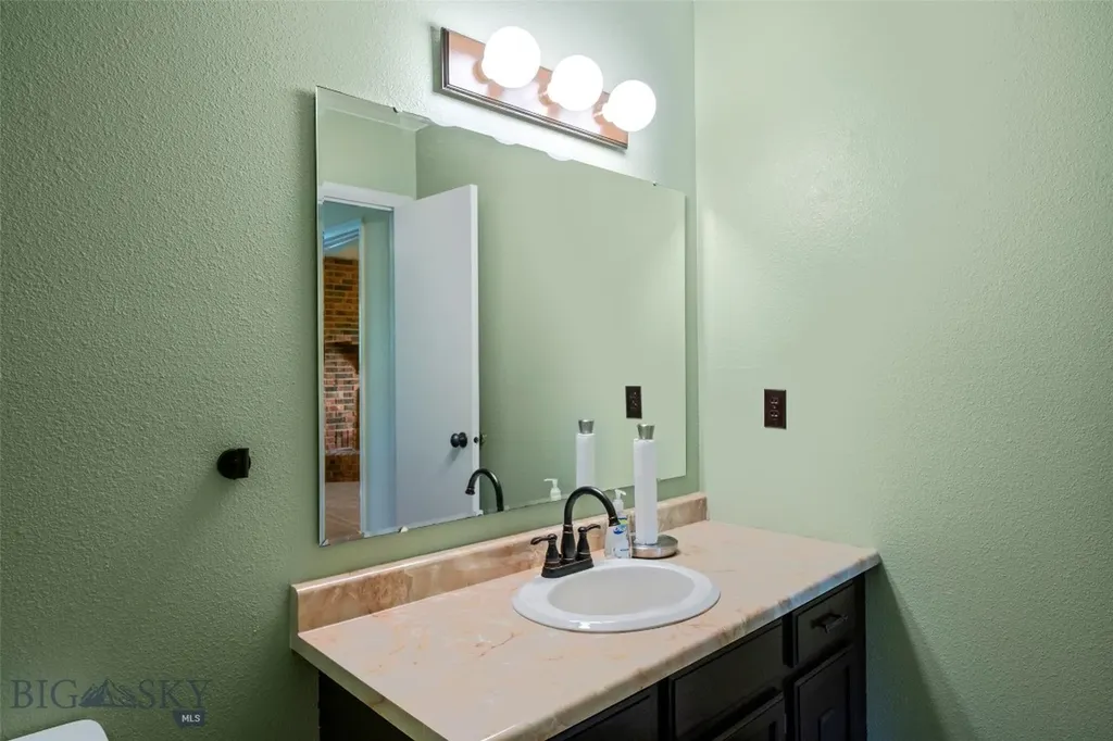 2 Hitching Post Bozeman MT 59715