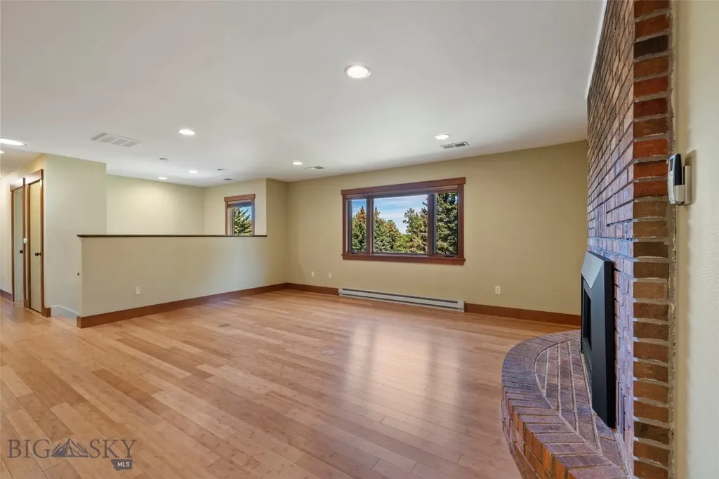 2 Hitching Post Bozeman MT 59715