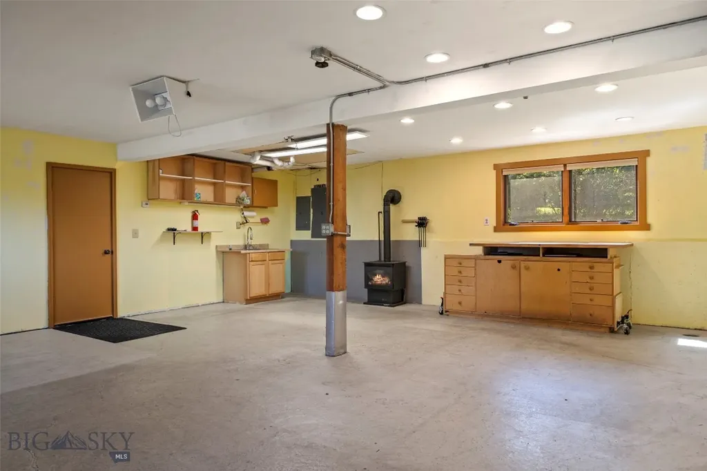 2 Hitching Post Bozeman MT 59715