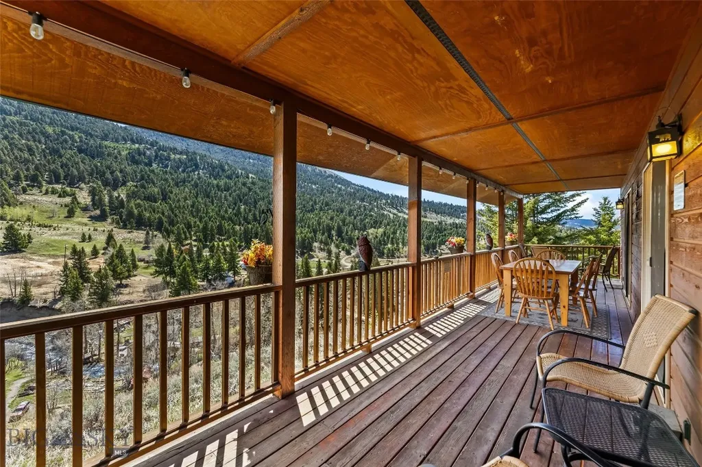 23 Hanlon Hill Drive Gardiner MT 59030