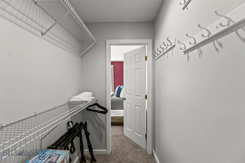 23 Hanlon Hill Drive Gardiner MT 59030