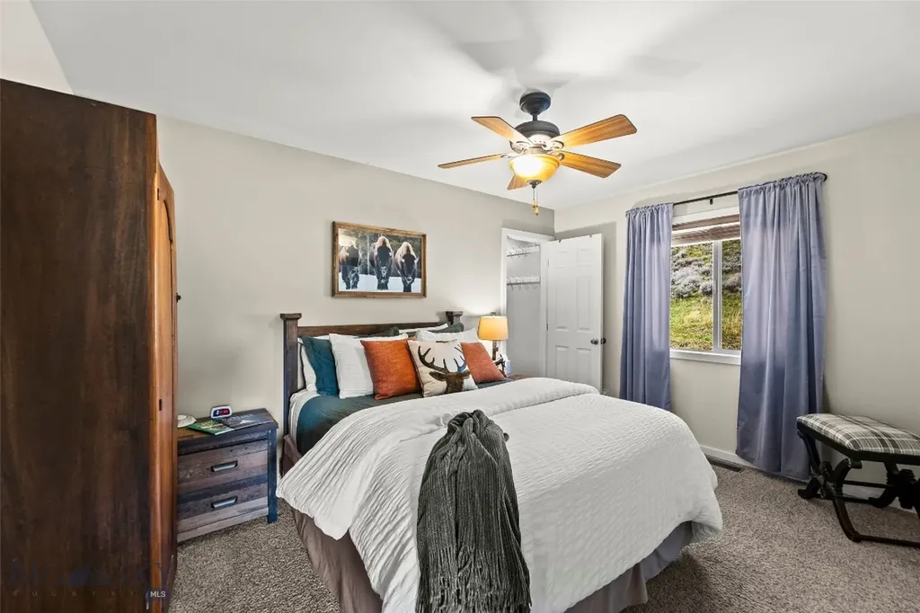 23 Hanlon Hill Drive Gardiner MT 59030