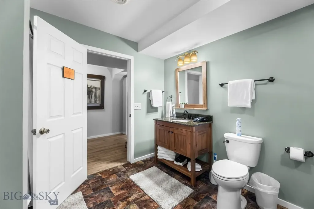 23 Hanlon Hill Drive Gardiner MT 59030
