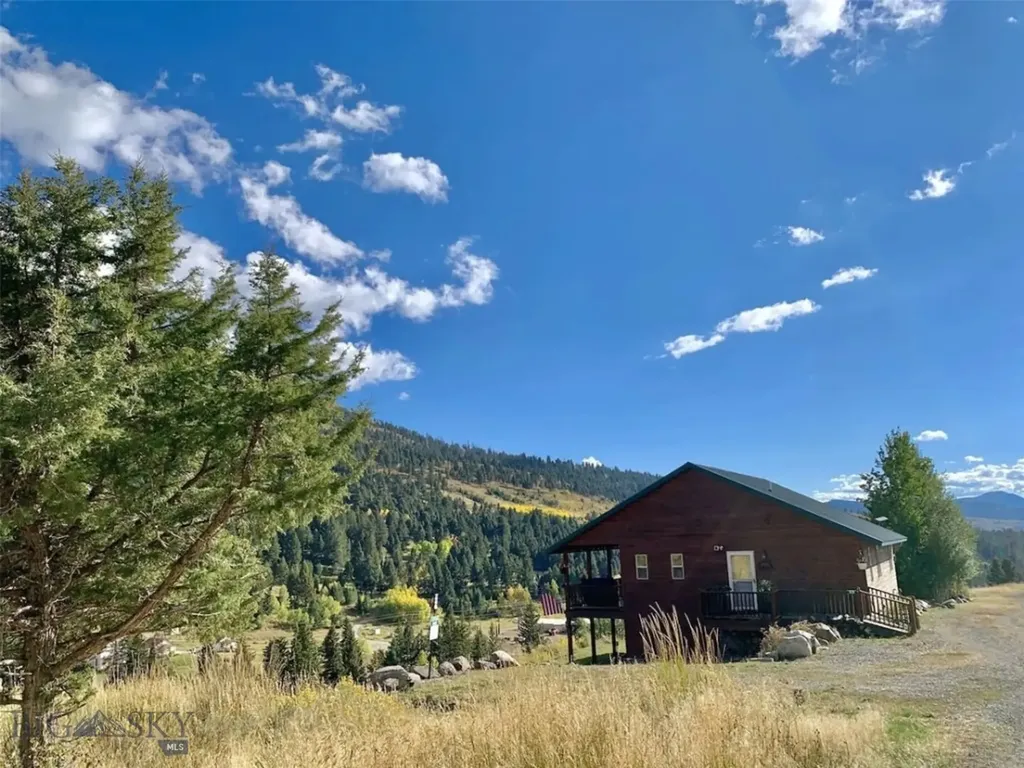 23 Hanlon Hill Drive Gardiner MT 59030