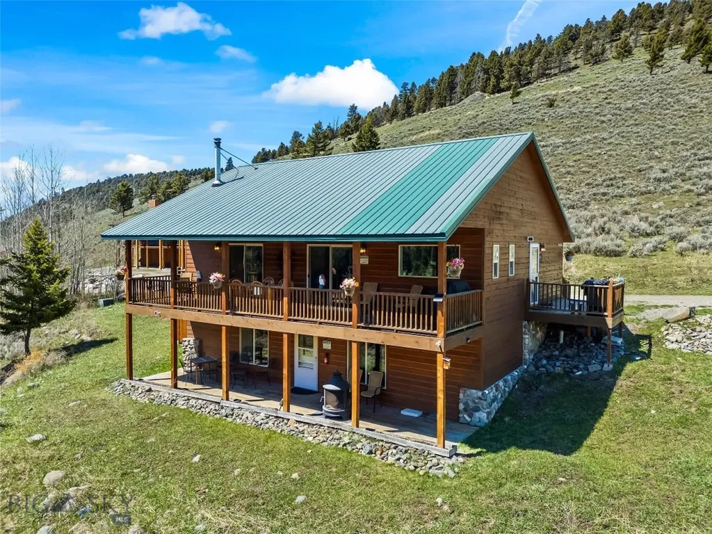 23 Hanlon Hill Drive Gardiner MT 59030