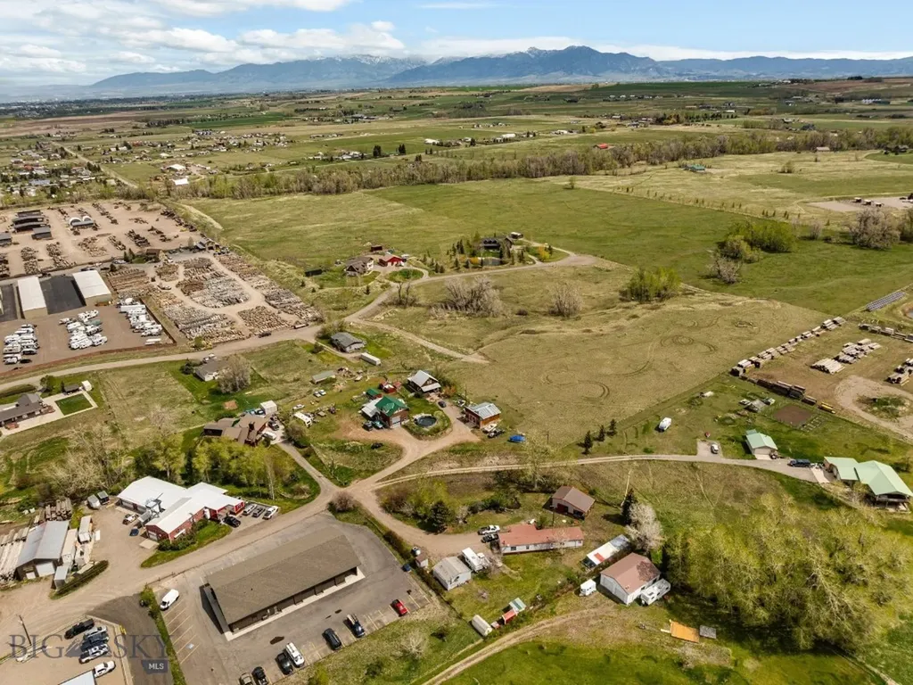 20 Rabel Lane Gallatin Gateway MT 59730