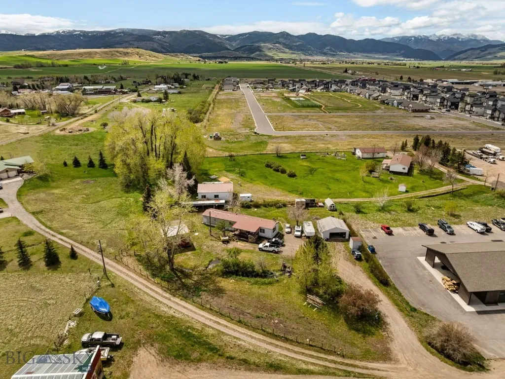 20 Rabel Lane Gallatin Gateway MT 59730