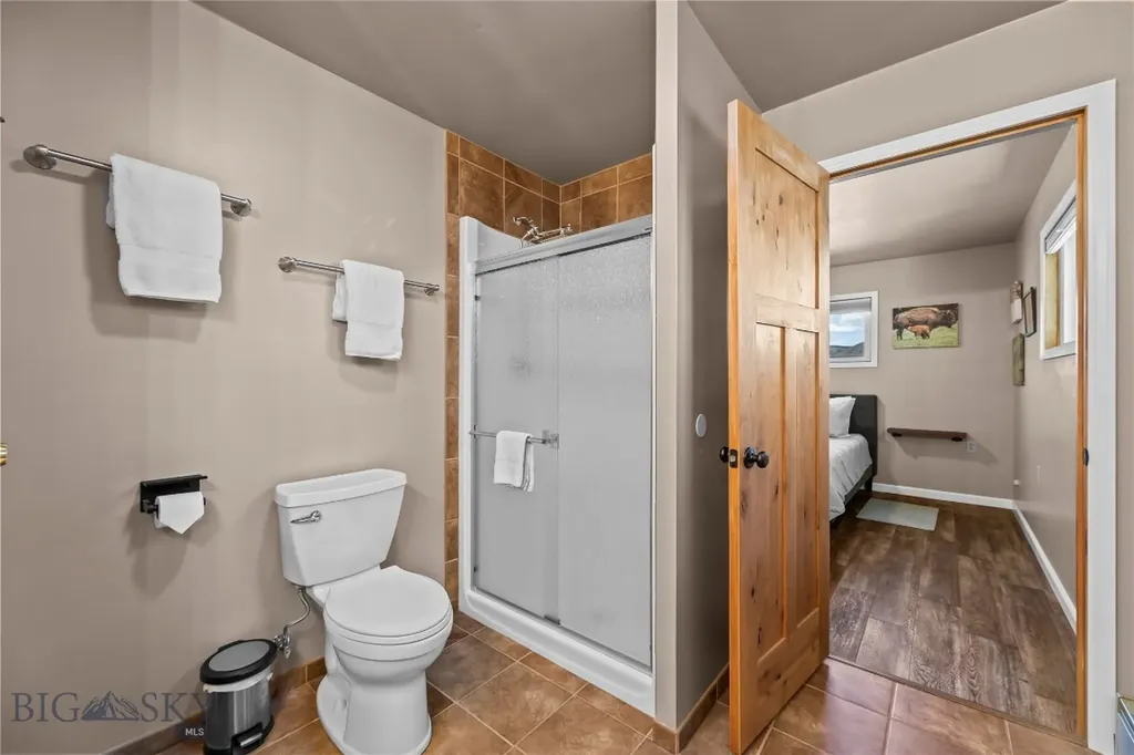 14 Peters Lane Gardiner MT 59030