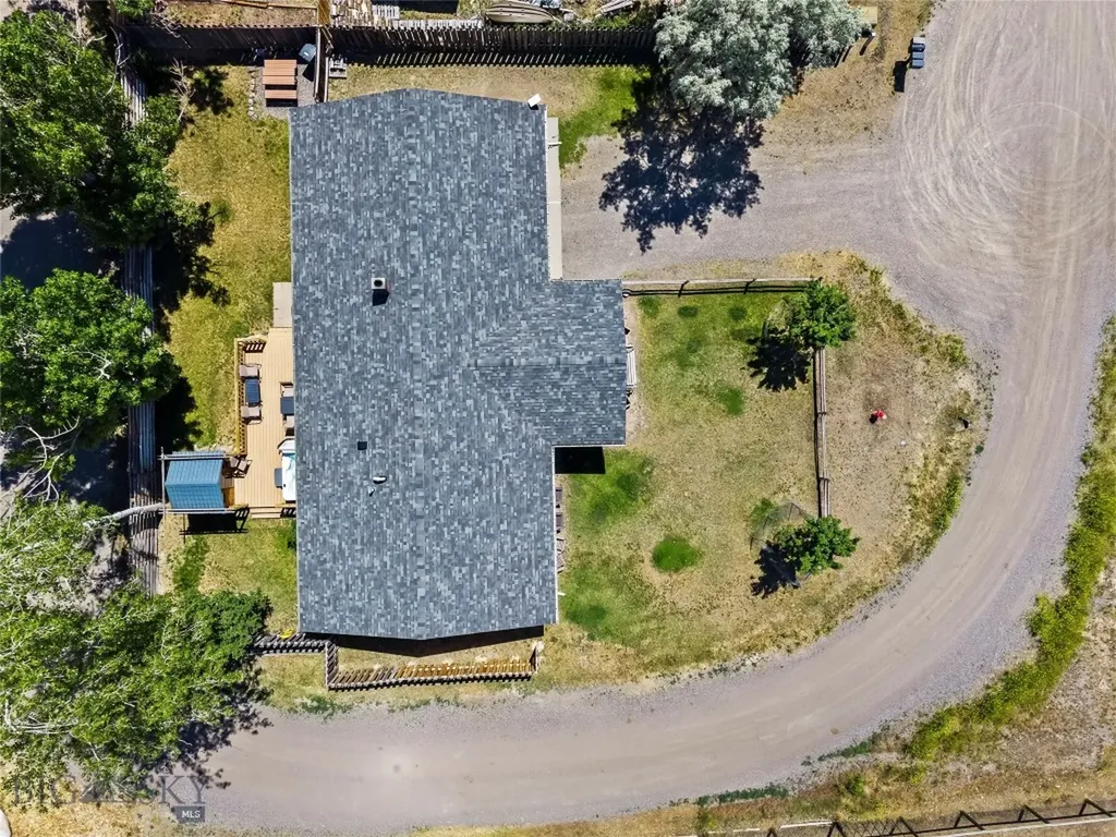 14 Peters Lane Gardiner MT 59030