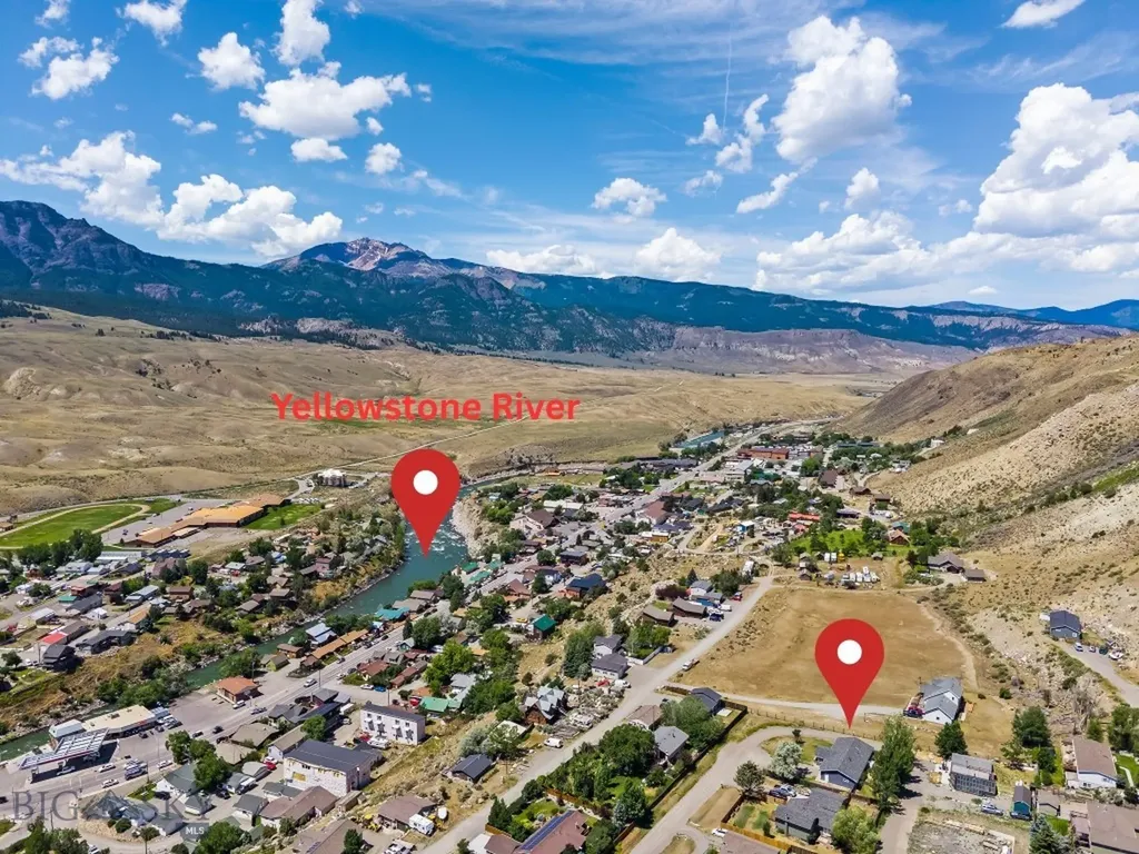 14 Peters Lane Gardiner MT 59030