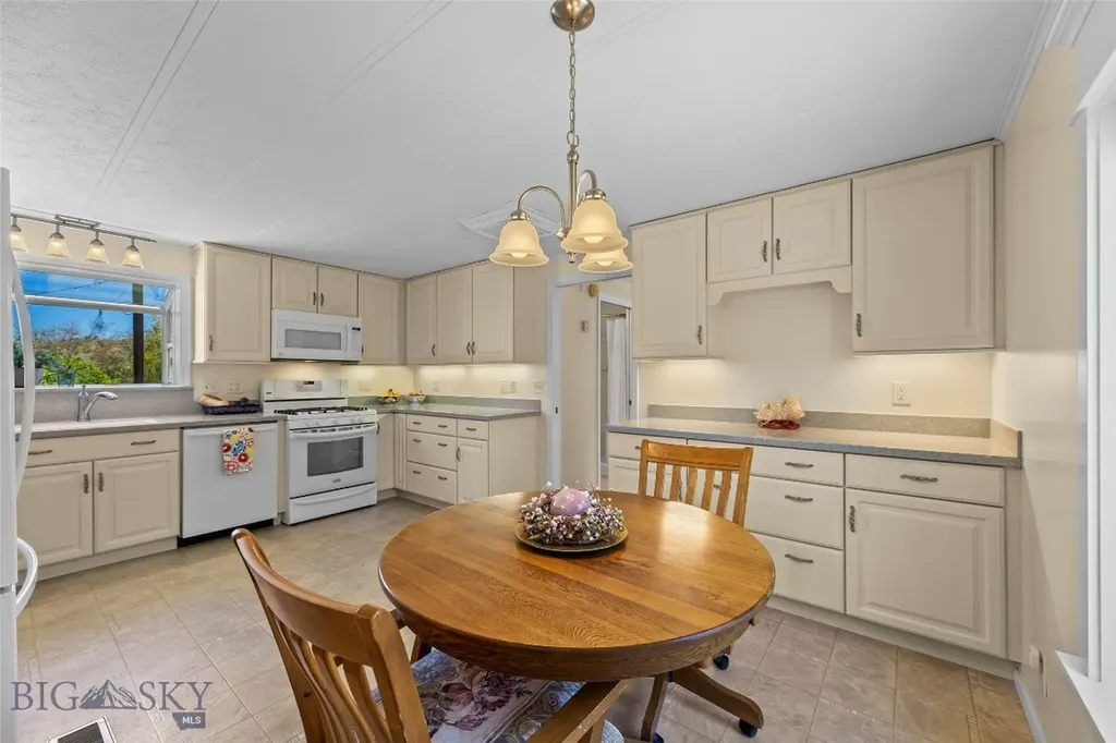 16 Orion Way Emigrant MT 59027