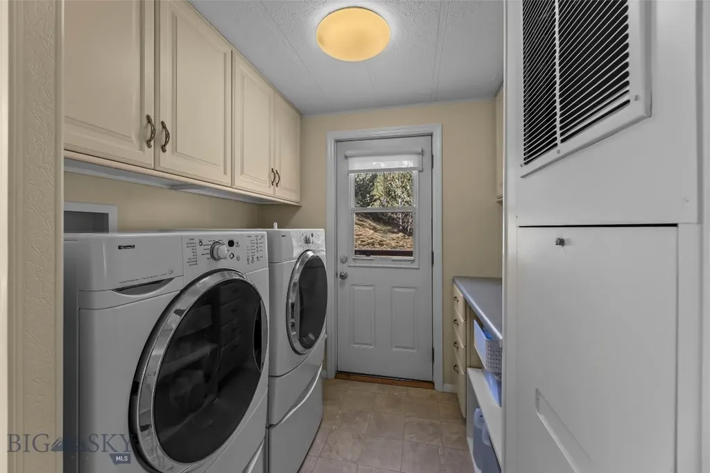 16 Orion Way Emigrant MT 59027