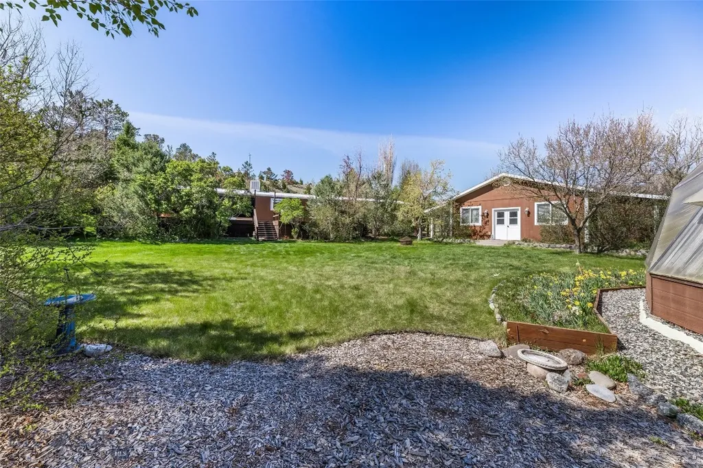 16 Orion Way Emigrant MT 59027