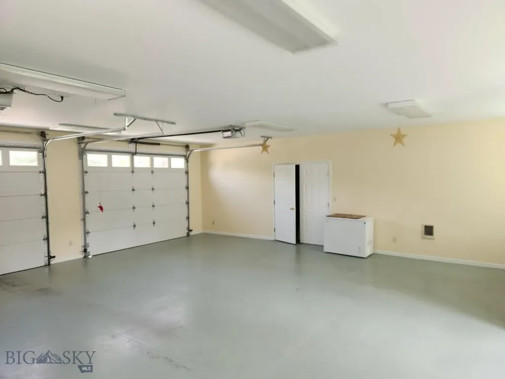 16 Orion Way Emigrant MT 59027