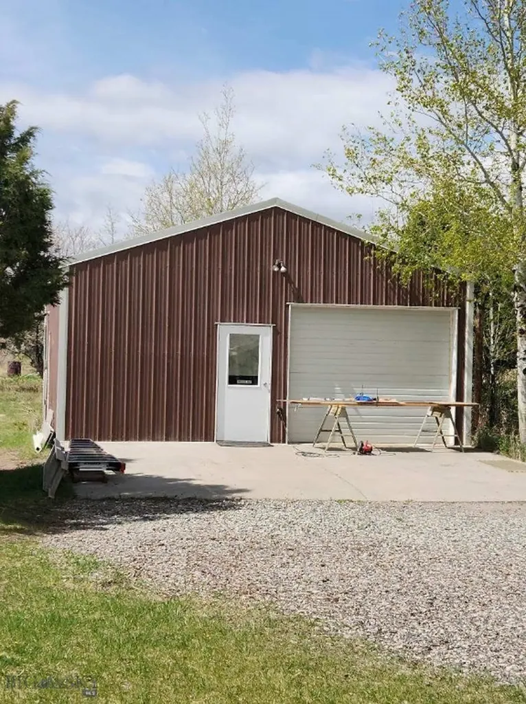 16 Orion Way Emigrant MT 59027