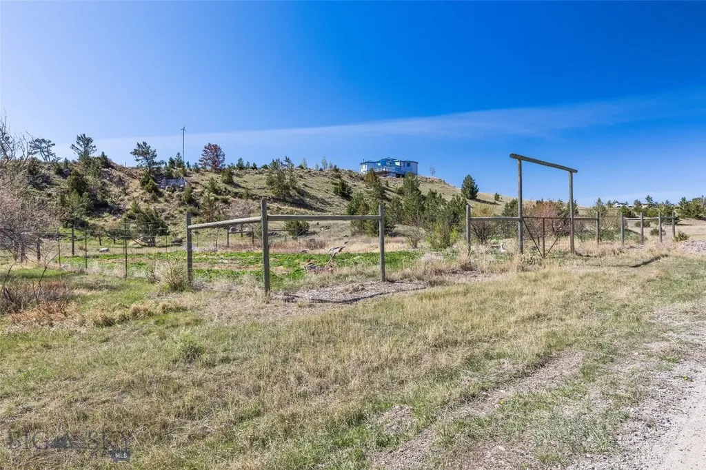 16 Orion Way Emigrant MT 59027