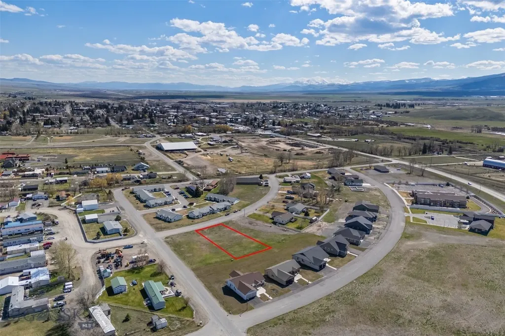 1005 Tumbleweed Lane Deer Lodge MT 59722