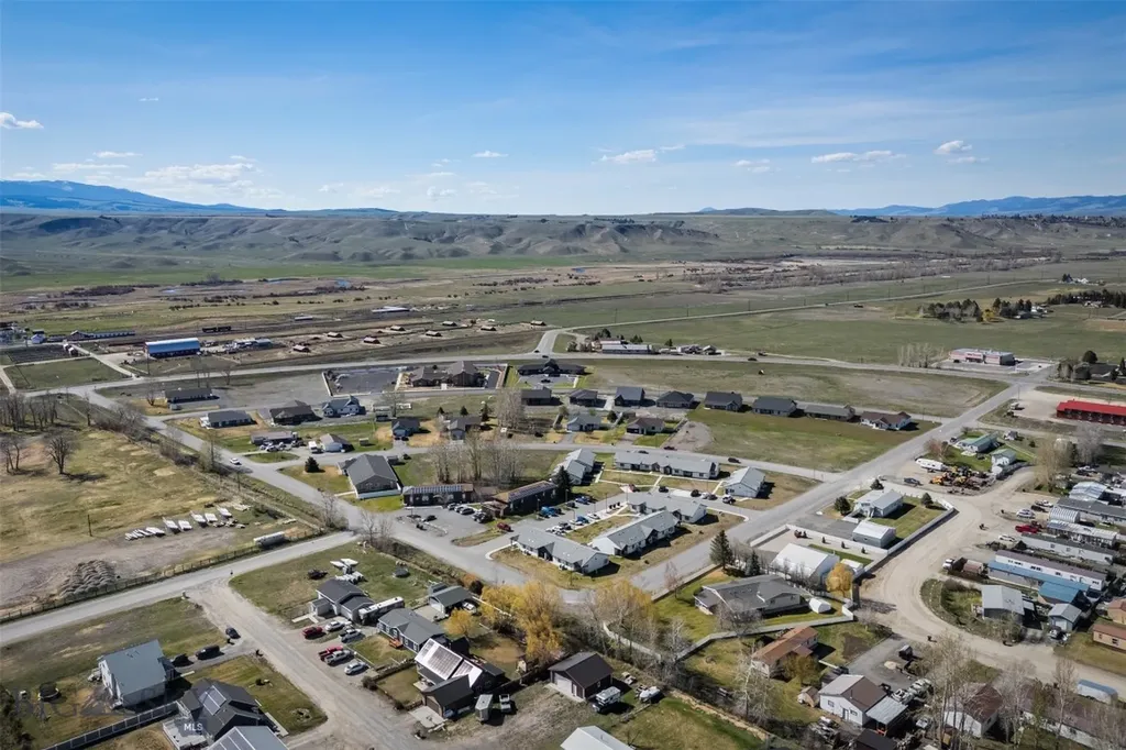 1005 Tumbleweed Lane Deer Lodge MT 59722