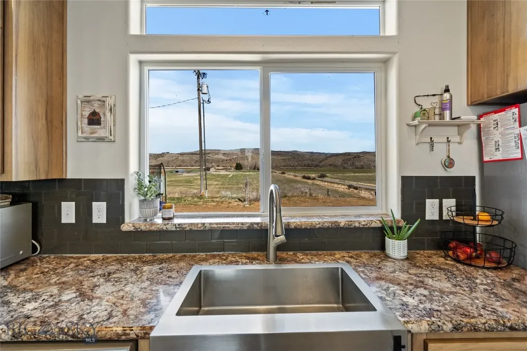 2117 Nixon Gulch Road Manhattan MT 59741