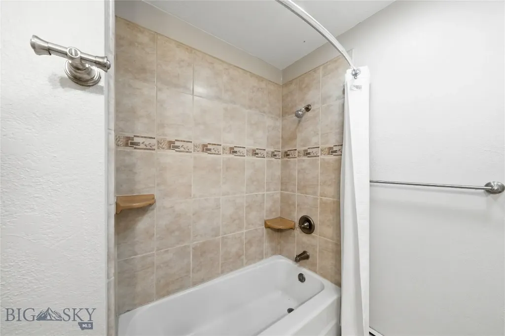 208 Elm Lane Livingston MT 59047