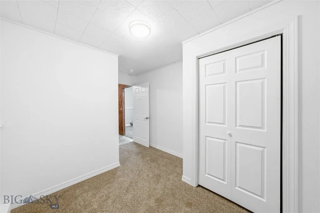 208 Elm Lane Livingston MT 59047