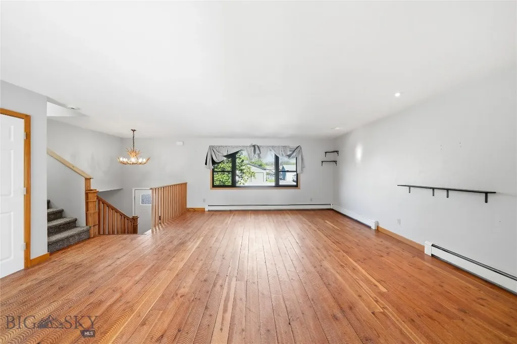 208 Elm Lane Livingston MT 59047