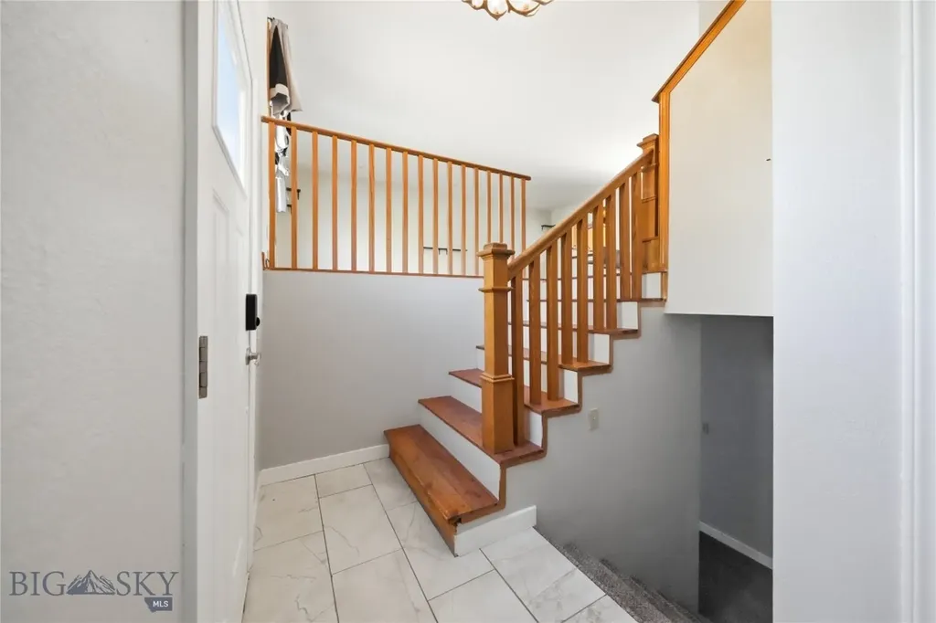 208 Elm Lane Livingston MT 59047