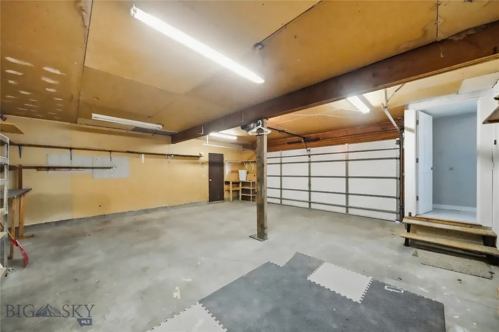 208 Elm Lane Livingston MT 59047