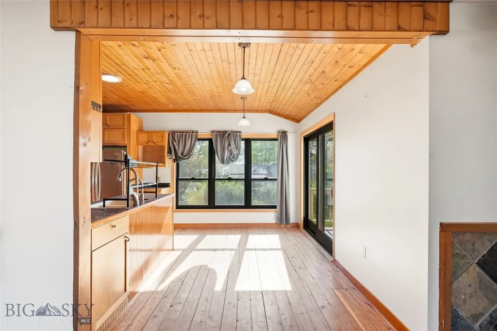 208 Elm Lane Livingston MT 59047