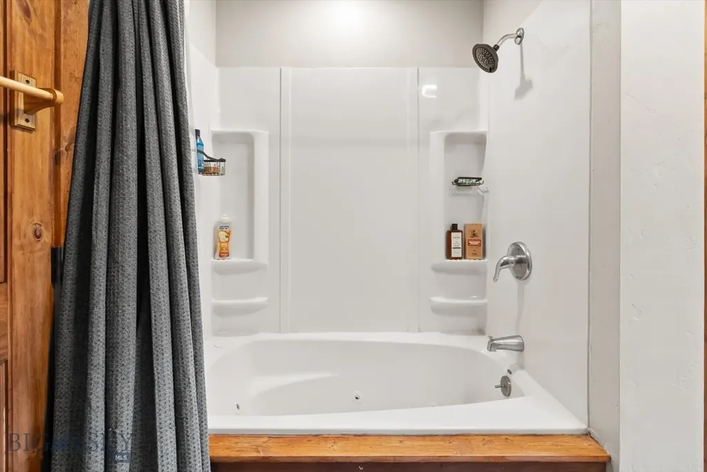12820 Red Owl Trail Bigfork MT 59911