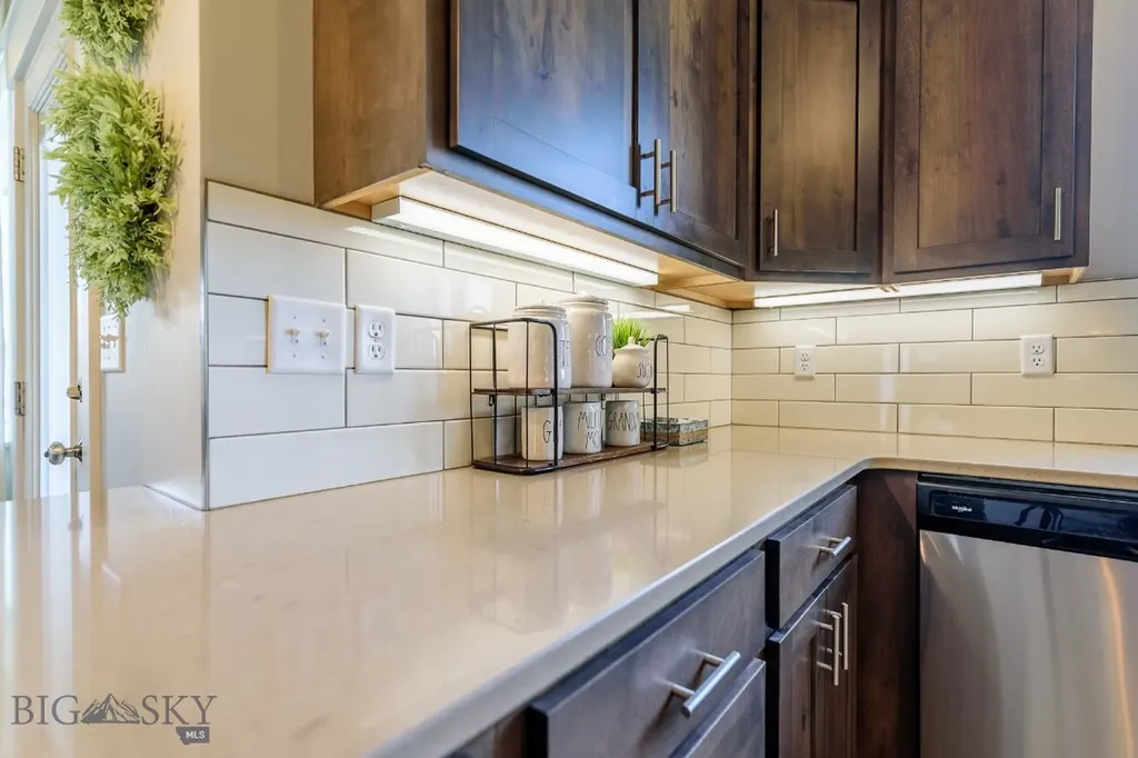 1514 Twodot Lane Belgrade MT 59714